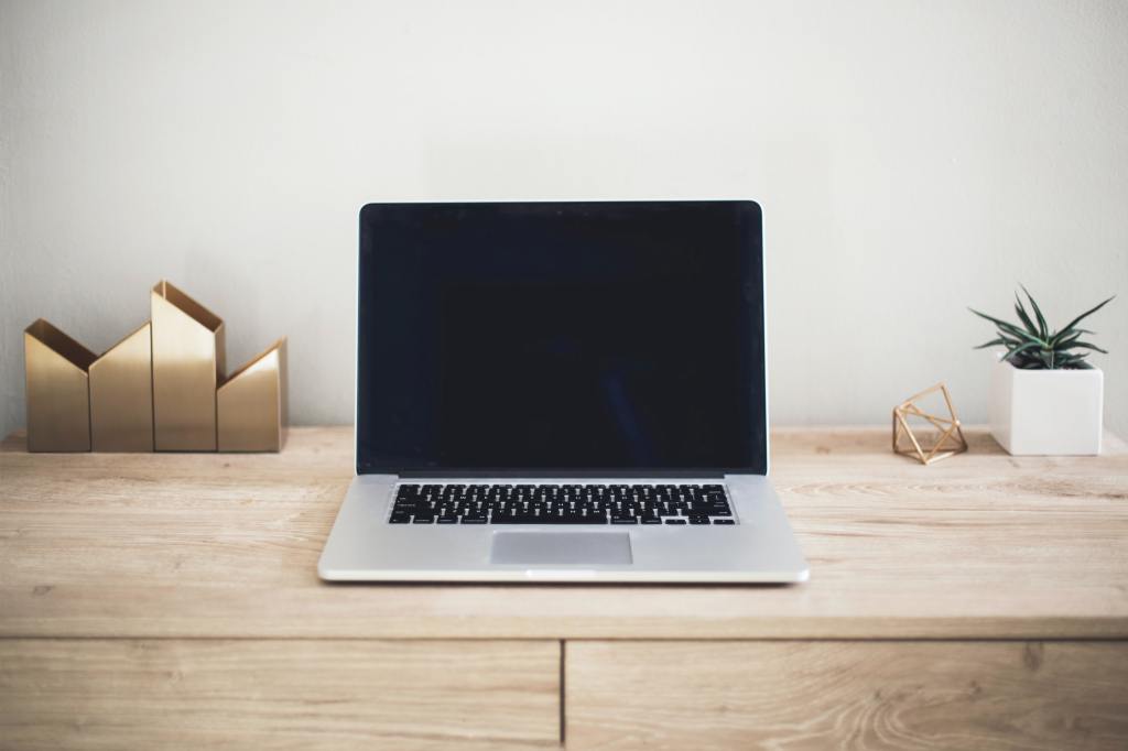 How to Create a Calm&nbsp;Workspace